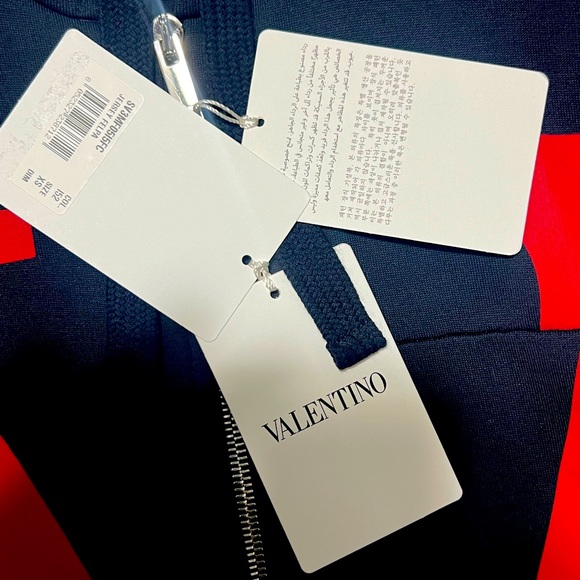 This is a navy blue Valentino designer brand zip up hoodie - Picture 4 of 4
